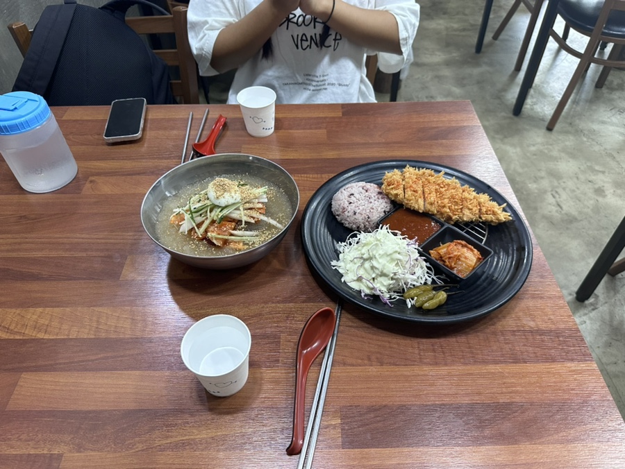 황금돈까스앤비빔냉면 이미지
