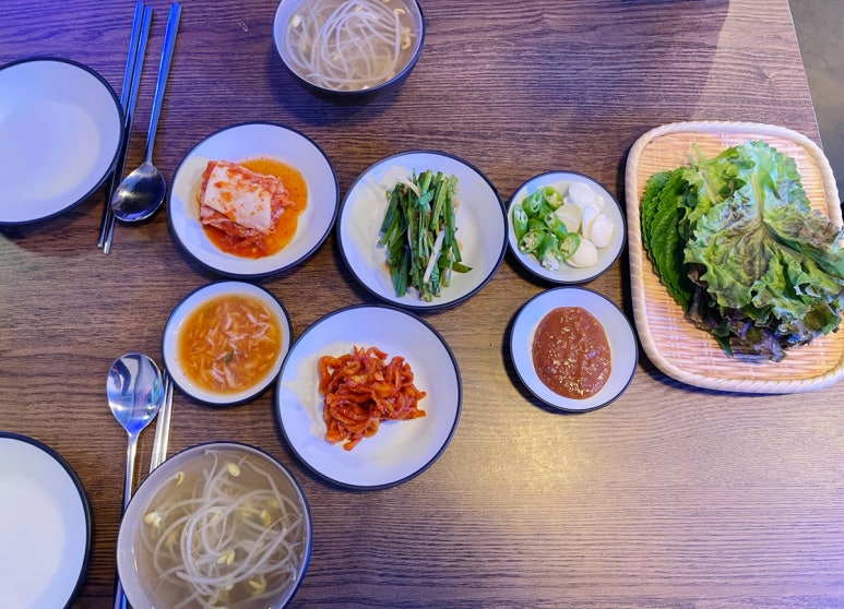 우주족발 이미지