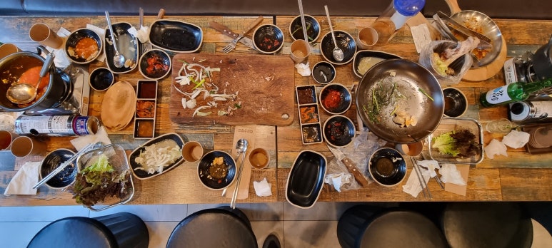 화덕에서직접구운족발 이미지