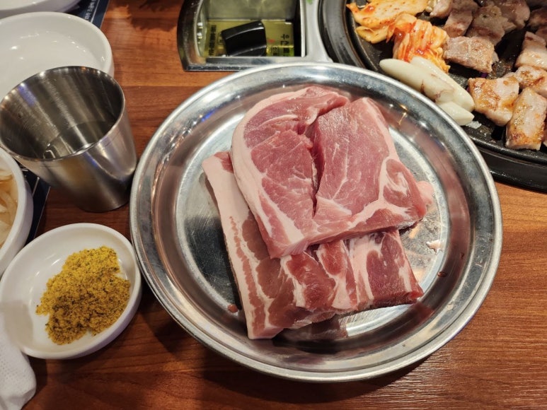 고기싸롱 이미지