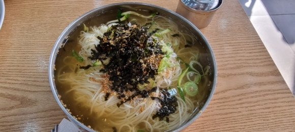 왕잔치국수 이미지