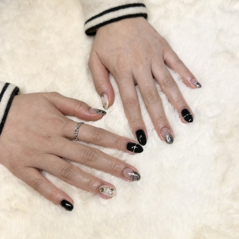 GLOW NAIL(글로우네일) 이미지