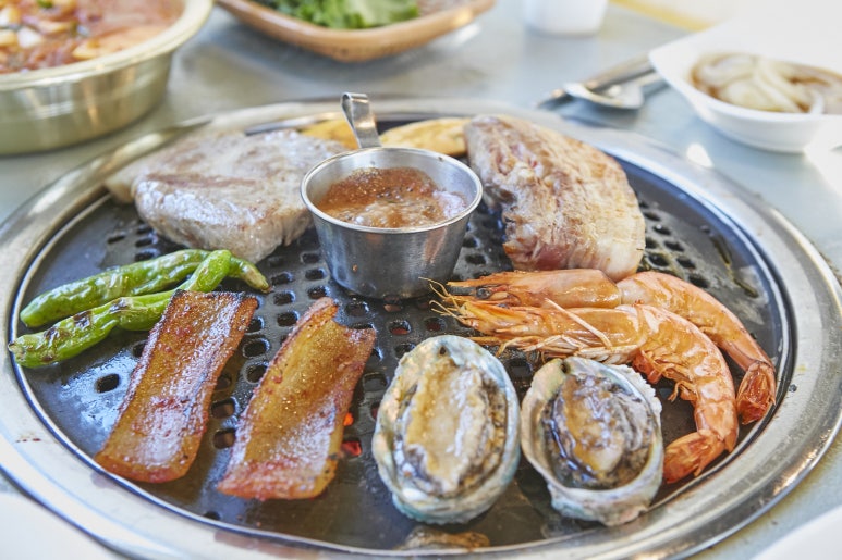 봉순이네흑돼지 이미지