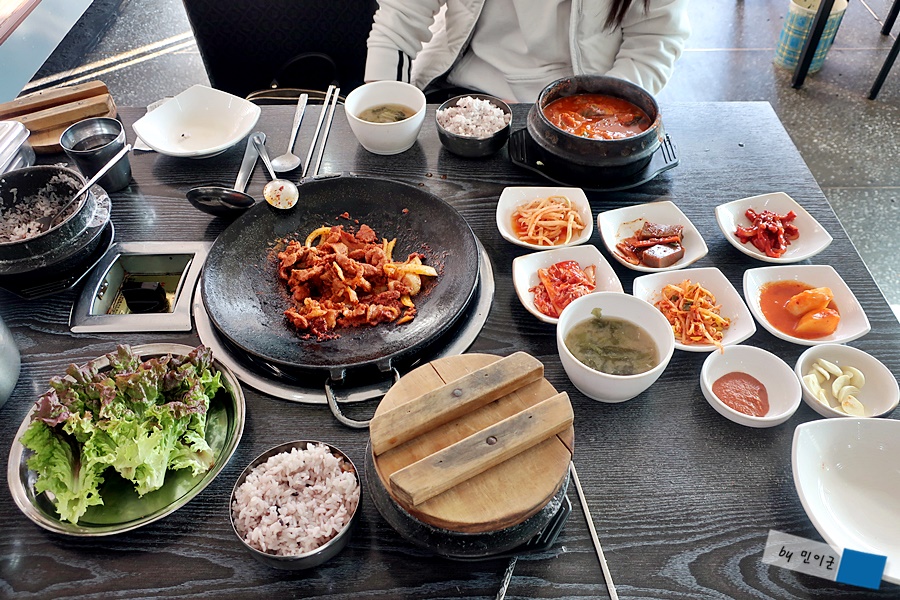 진미솥뚜껑식당 이미지