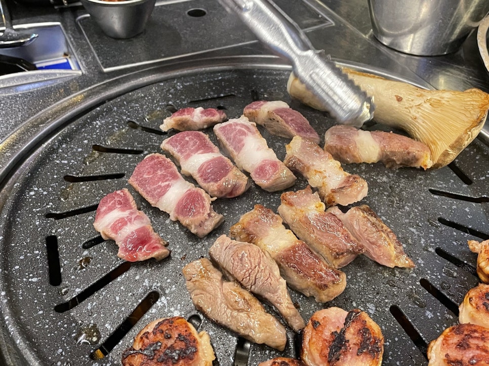 육회품은돼지 이미지