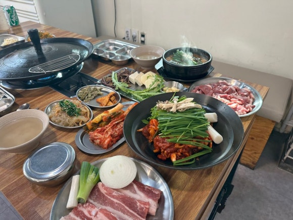 솥뚜껑오리구이 이미지