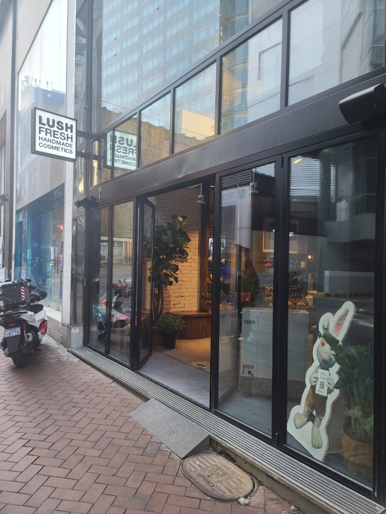 러쉬명동역점 이미지