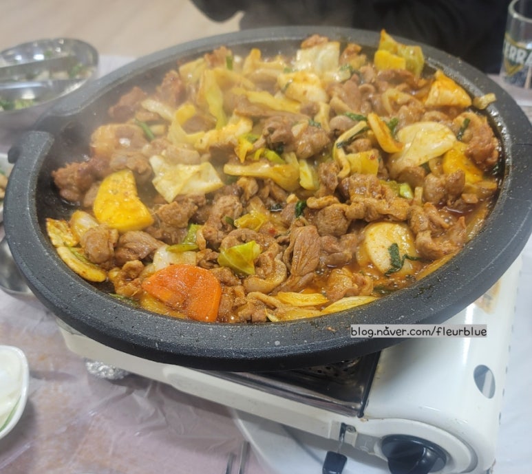 앞산옻닭앞산생오리마을 이미지