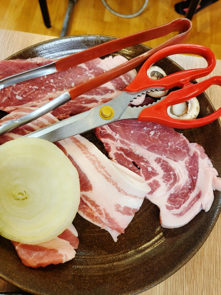한라산옹기구이삼겹살 이미지