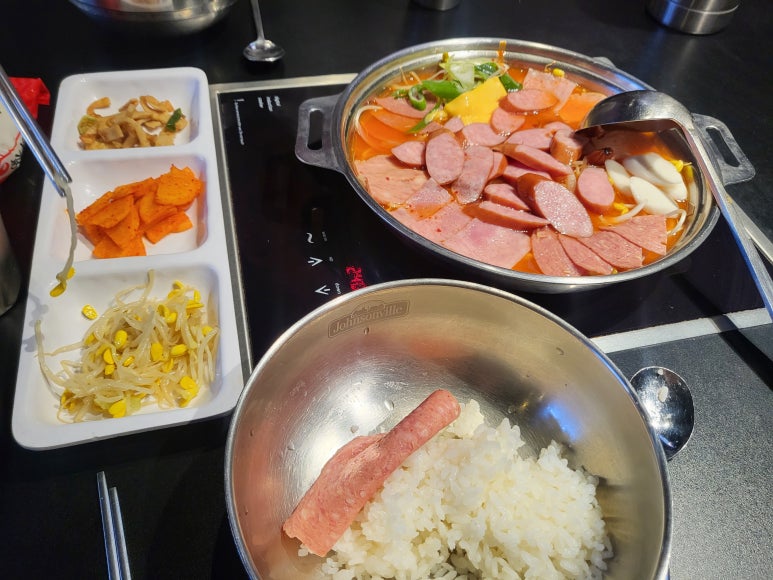 JVL 부대찌개 현대시티아울렛 동대문점 이미지