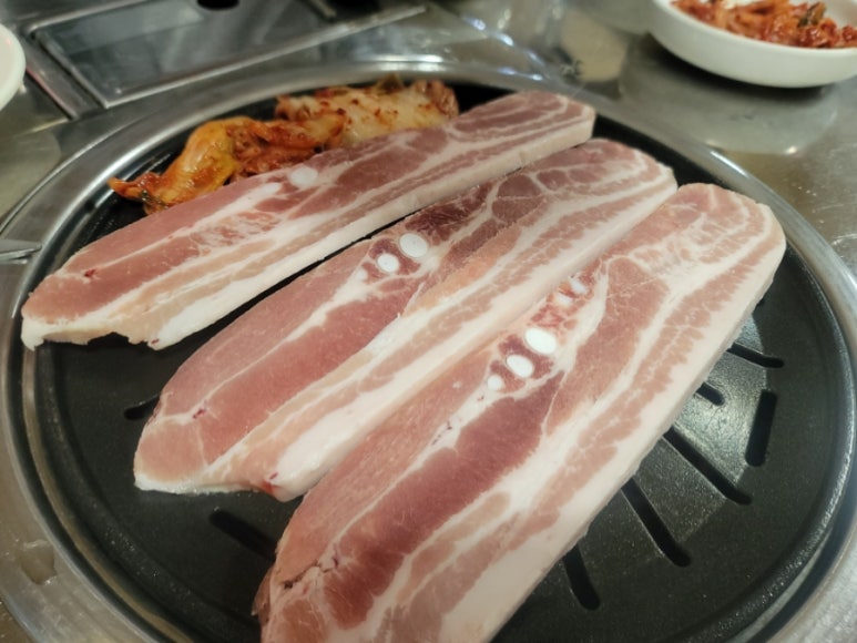 꾸이꾸이돼지마을 이미지