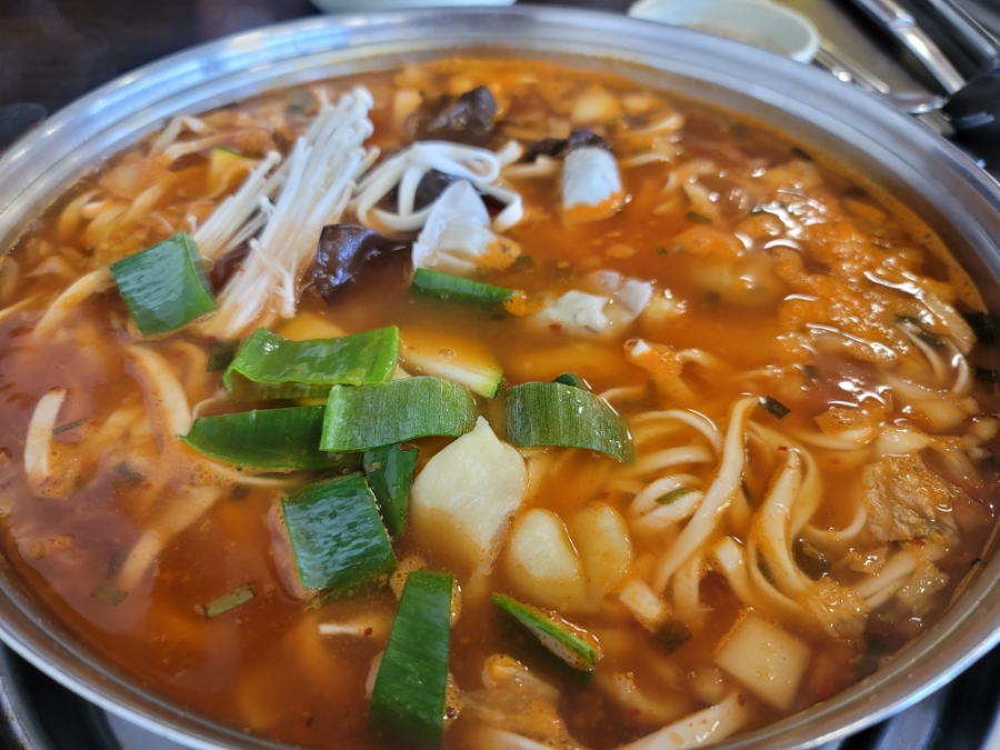 몽돌이해물칼국수 이미지