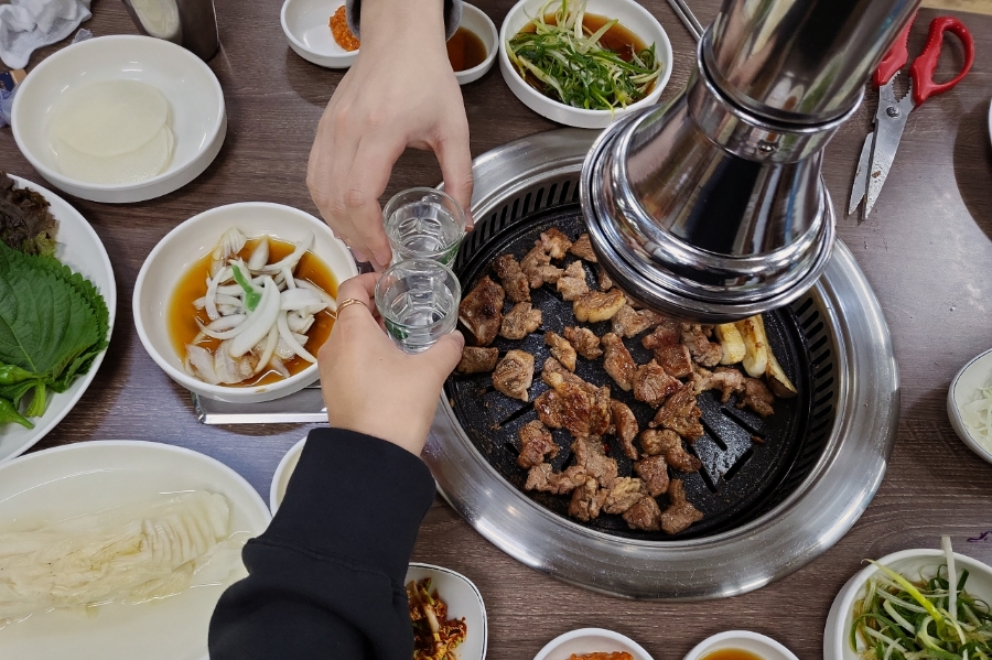 황성한우 숯불갈비 이미지