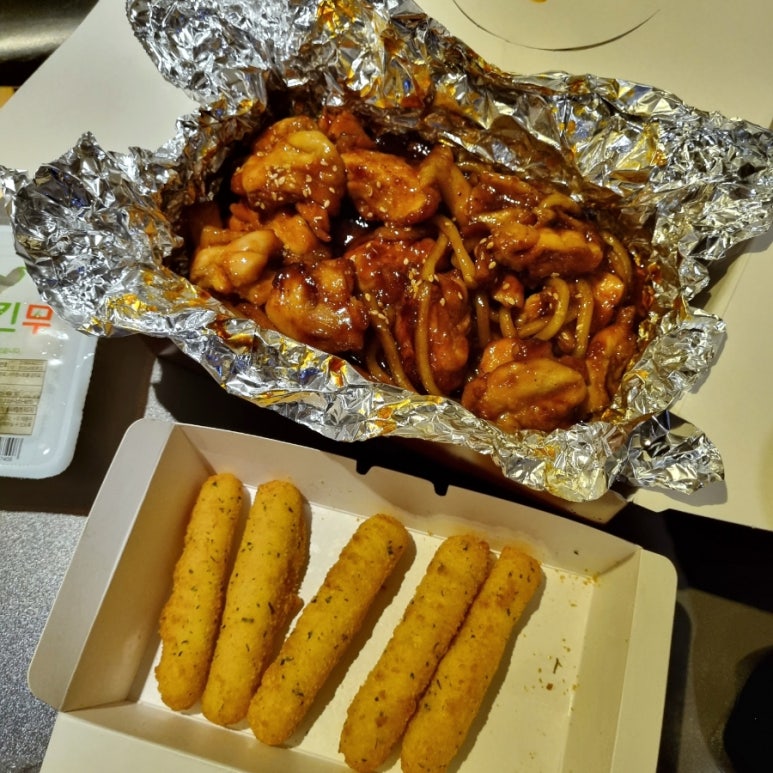 쌍둥이숯불두마리치킨 수영점 이미지