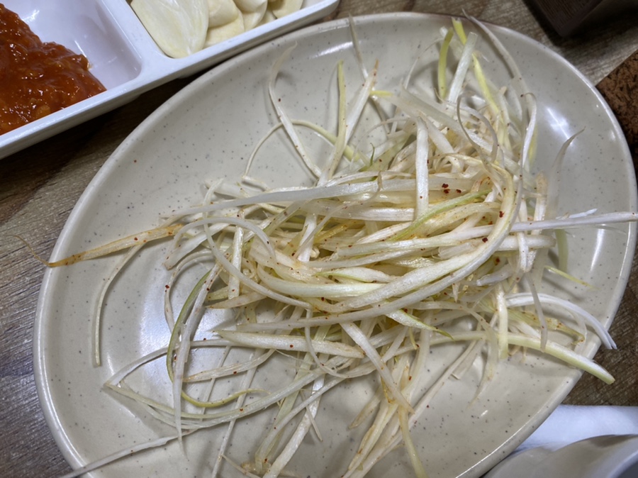 죽여주는 쌩고기통 김치찌개 이미지