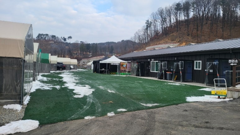 트멍 캠핑장 이미지