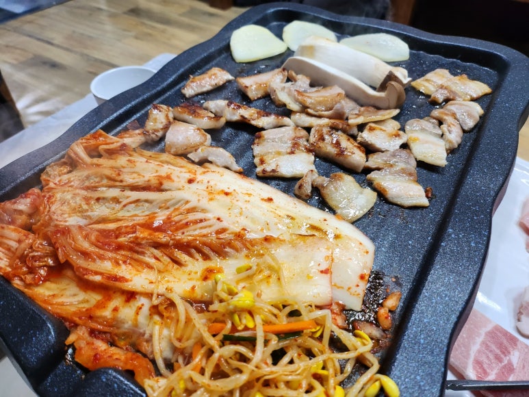 돈굽는마을 이미지