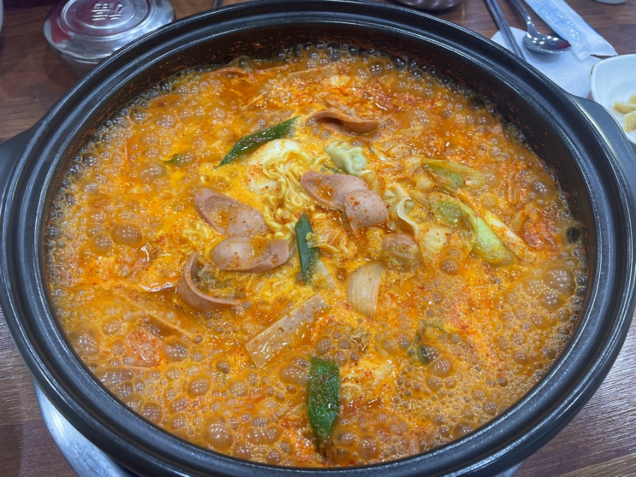 돌부대찌개 이미지