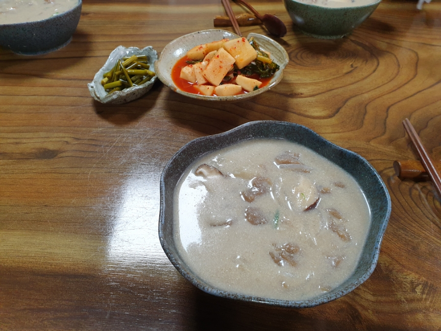 슬기둥도토리수제비 이미지
