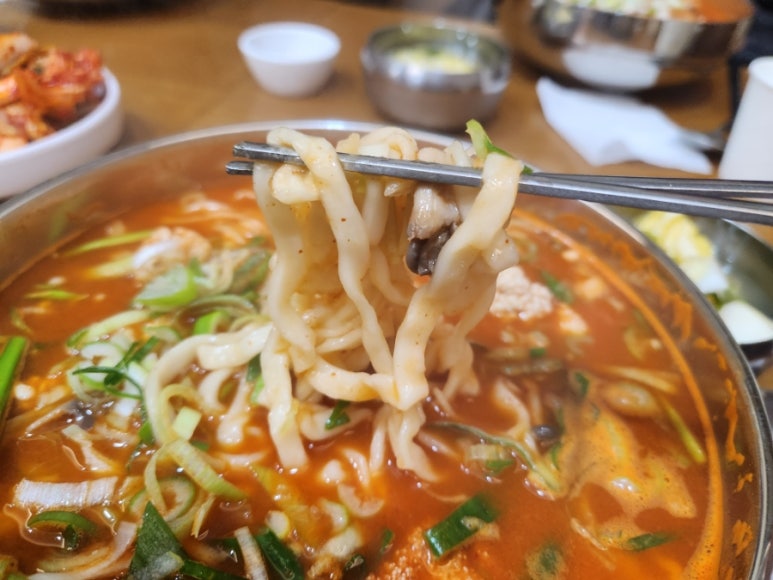 알.고니칼국수 이미지