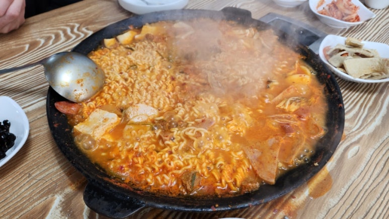 백마복돼지생삼겹살 이미지