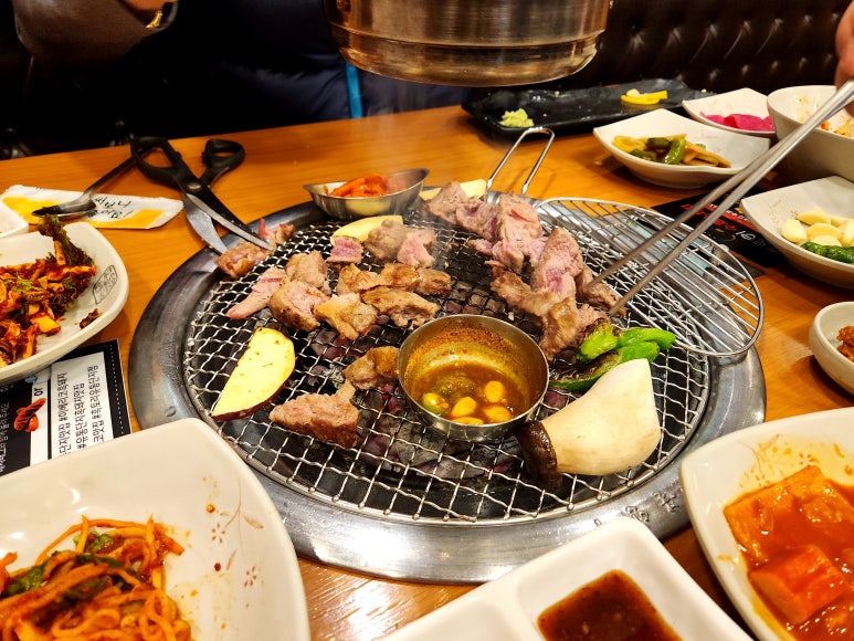 흑토리숯불구이 이미지