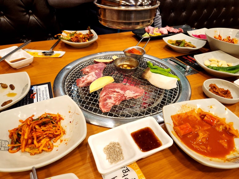 흑토리숯불구이 이미지