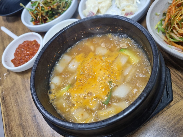 솥뚜껑위에춤추는삼겹살 이미지