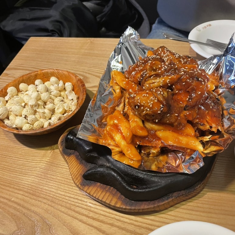 꼬꼬마을숯불바베큐 이미지