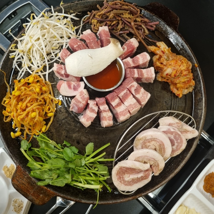무쇠솥통돼지김치찌개 이미지