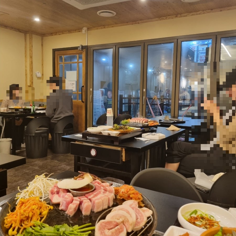 무쇠솥통돼지김치찌개 이미지