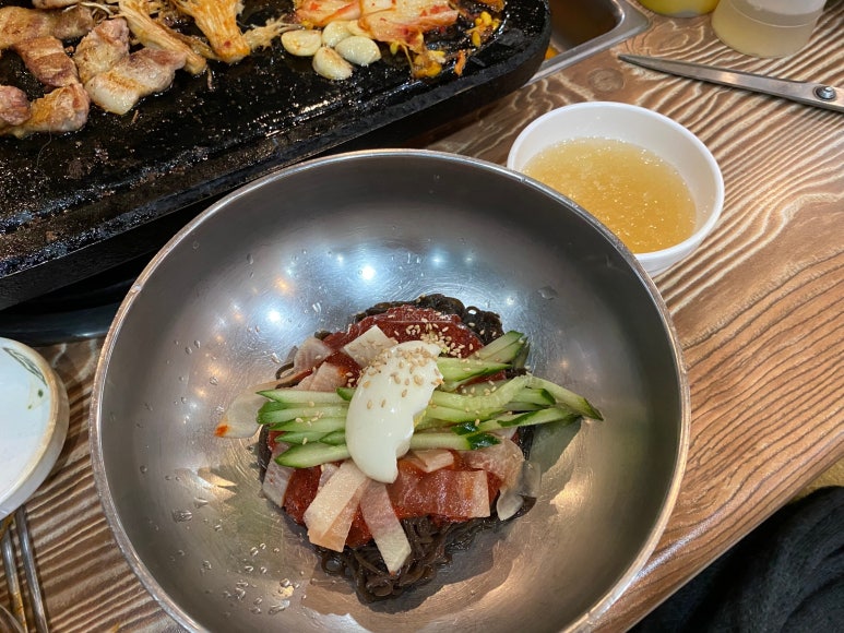 돌판구이 생삼겹 이미지