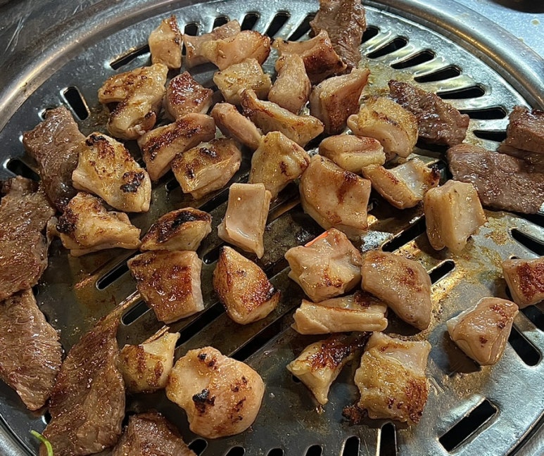 꽃돼지바람났네 이미지