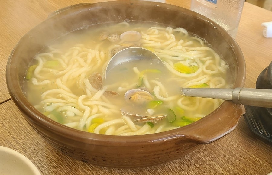 바지락손칼국수 이미지
