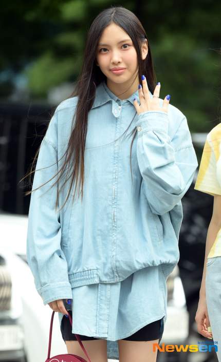 네일뉴진스 이미지