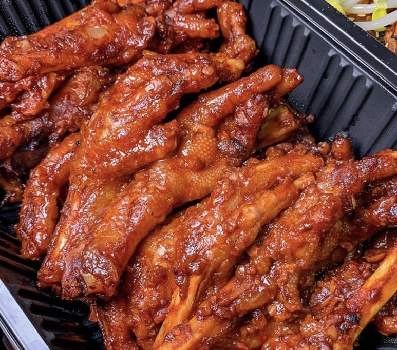 욕쟁이 할매닭발 이미지
