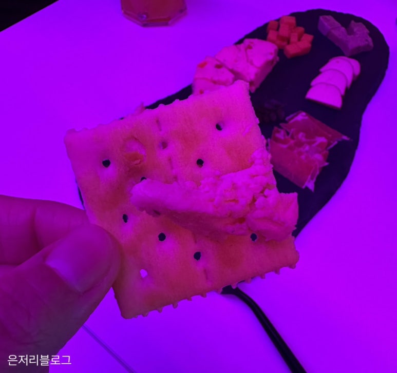 디크래커 이미지