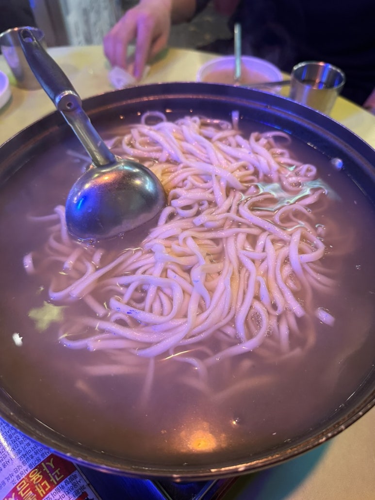 다래칼국수 이미지