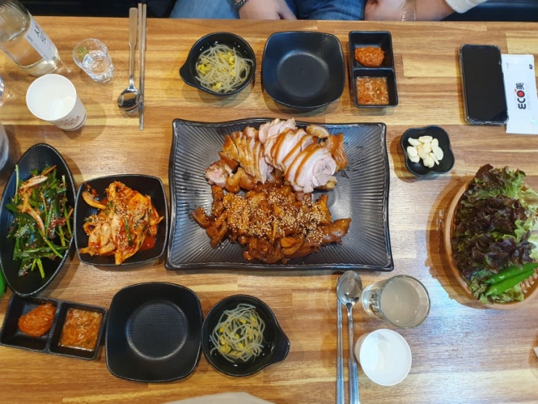 뚱이네왕족발 이미지