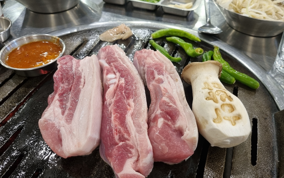 부뚜막흑돼지 이미지
