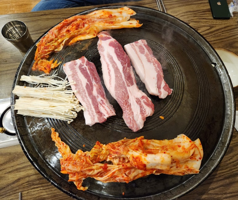 누나네솥뚜껑삼겹살 이미지