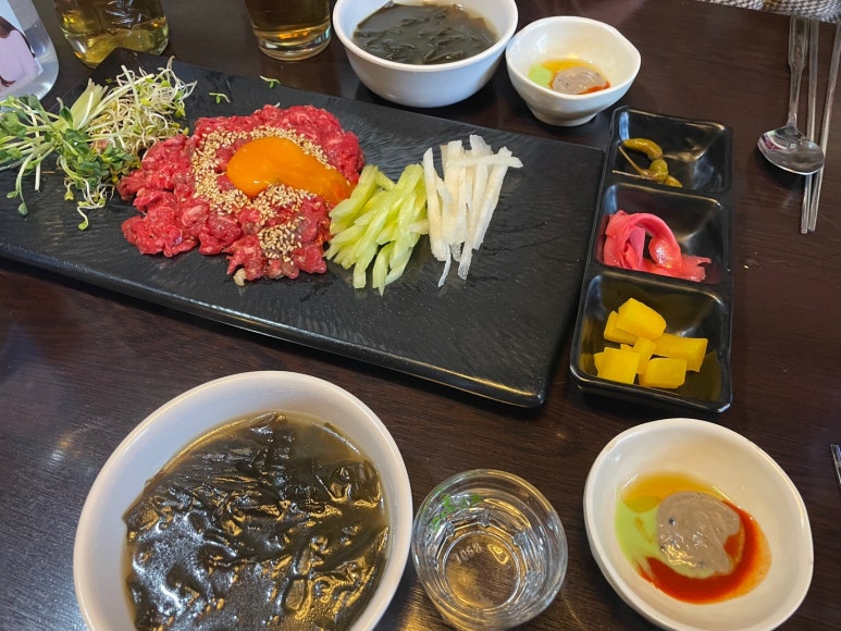 육회와짝태 이미지