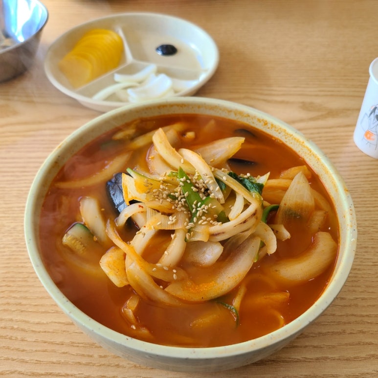 용궁속에구룡각 이미지