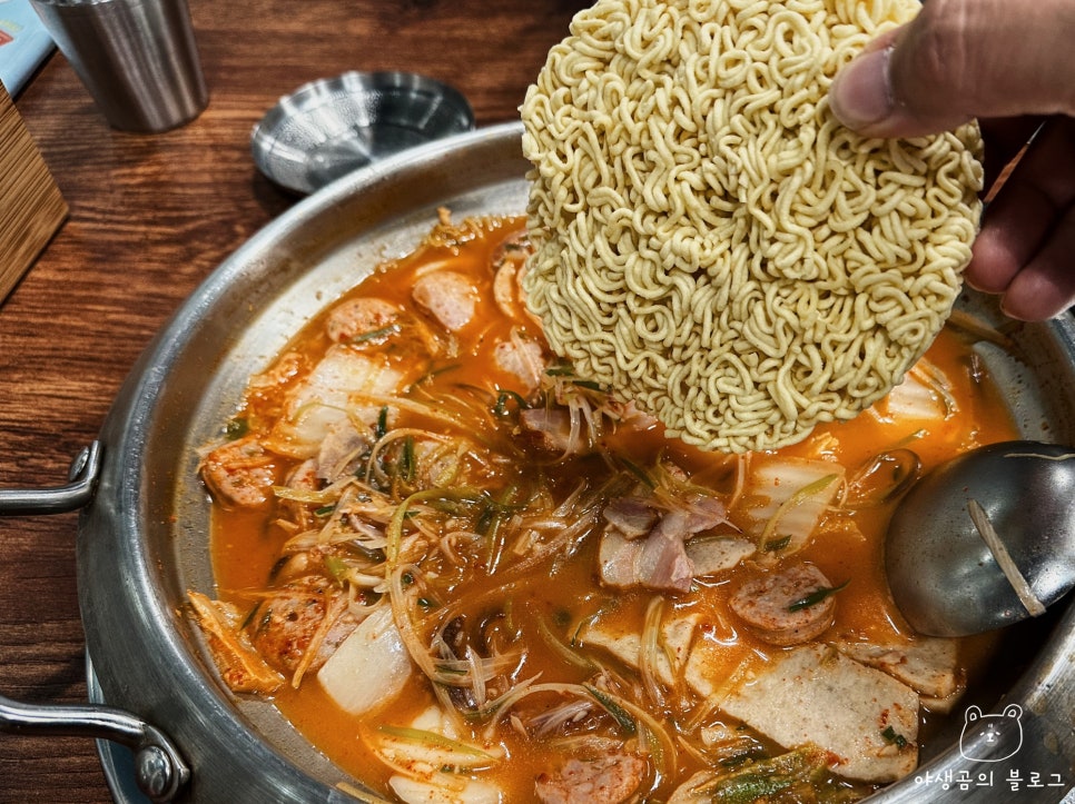 로만델리 부대찌개 이미지