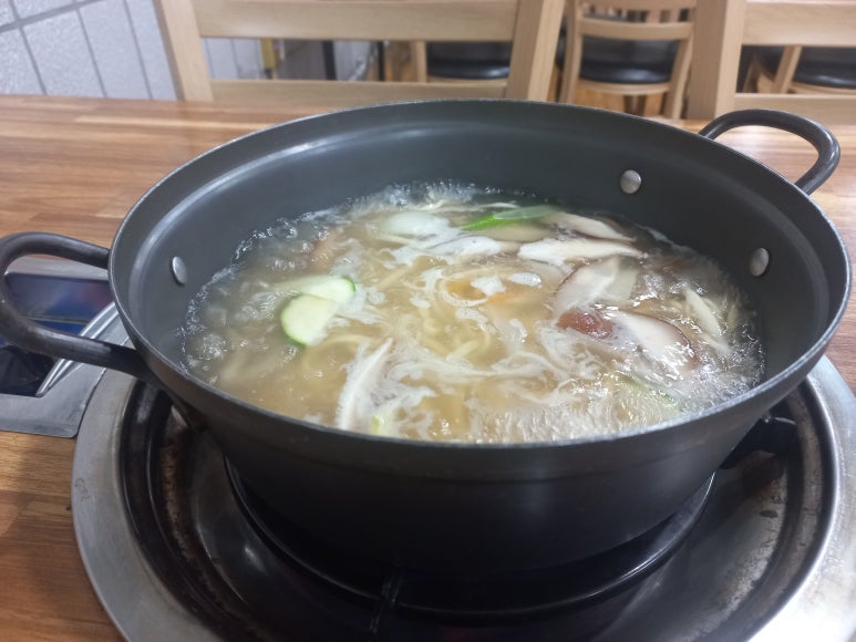 새궁전해물손칼국수 이미지
