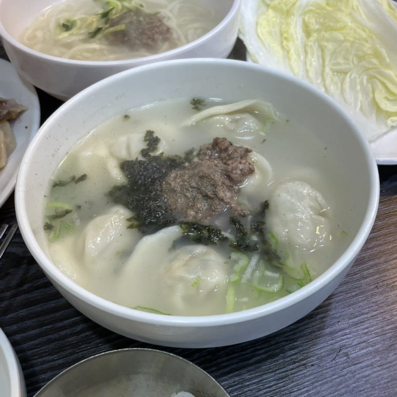 훼미리손칼국수;보쌈 이미지