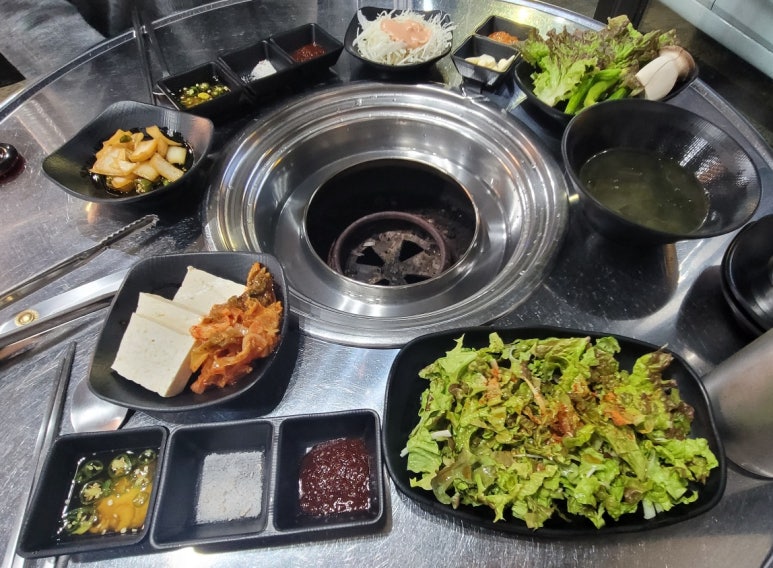신고집숯불닭갈비 이미지