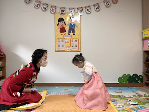 라떼는토스트 이미지