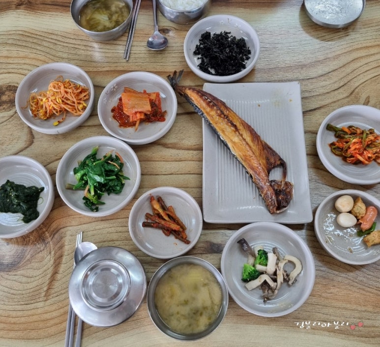 백련가정식백반 이미지