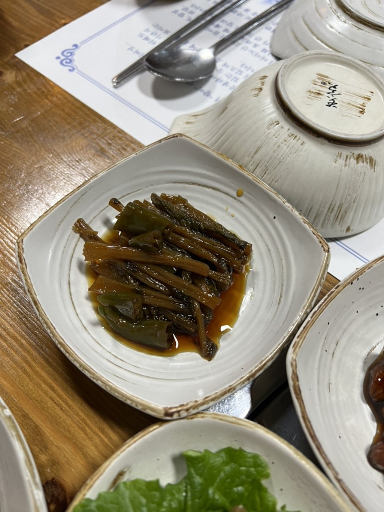 금송오리와삼계탕 이미지